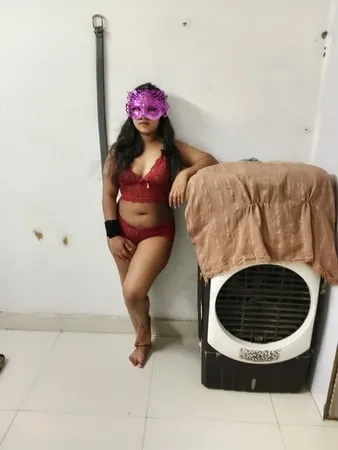 riya hot and sexy pics galary with documents         