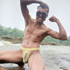 Jordiweek Yellow marmaid boy in riverside 