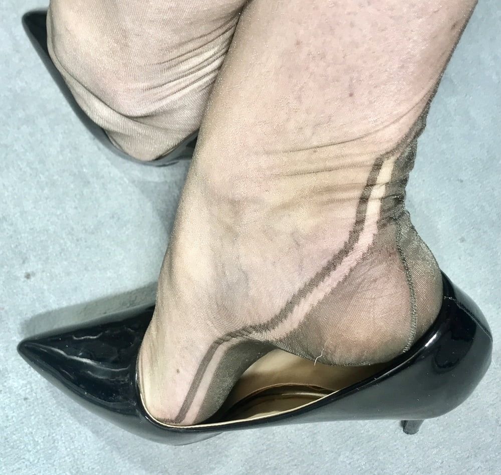 rht stockings feet #8