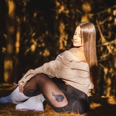 Mía Palacios免费照片