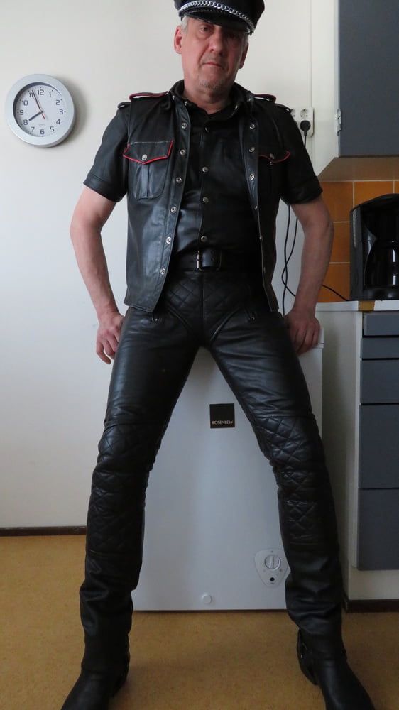 Juha Vantanen,finnish leather gay #23