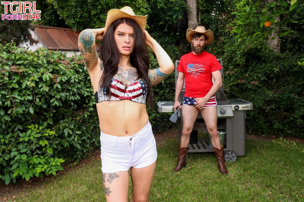 TGIRLPORNSTAR: Horn In The USA