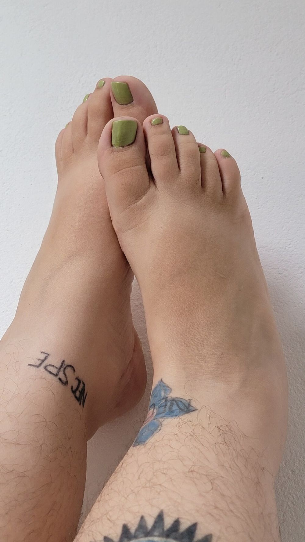 green nail polish on toenails and new shoes #17