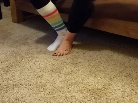 sunny grove sexy feet         