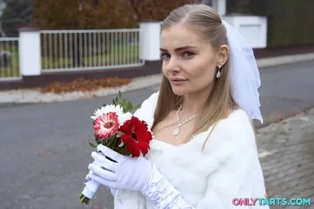 runaway hot bride fucks random van driver         