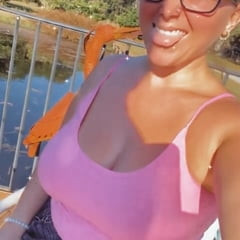 I posed outside in a pink tank top for my 18f roommate.