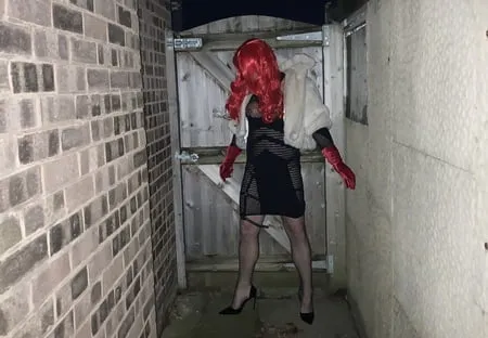 suziexx alleyway hooker dress up         