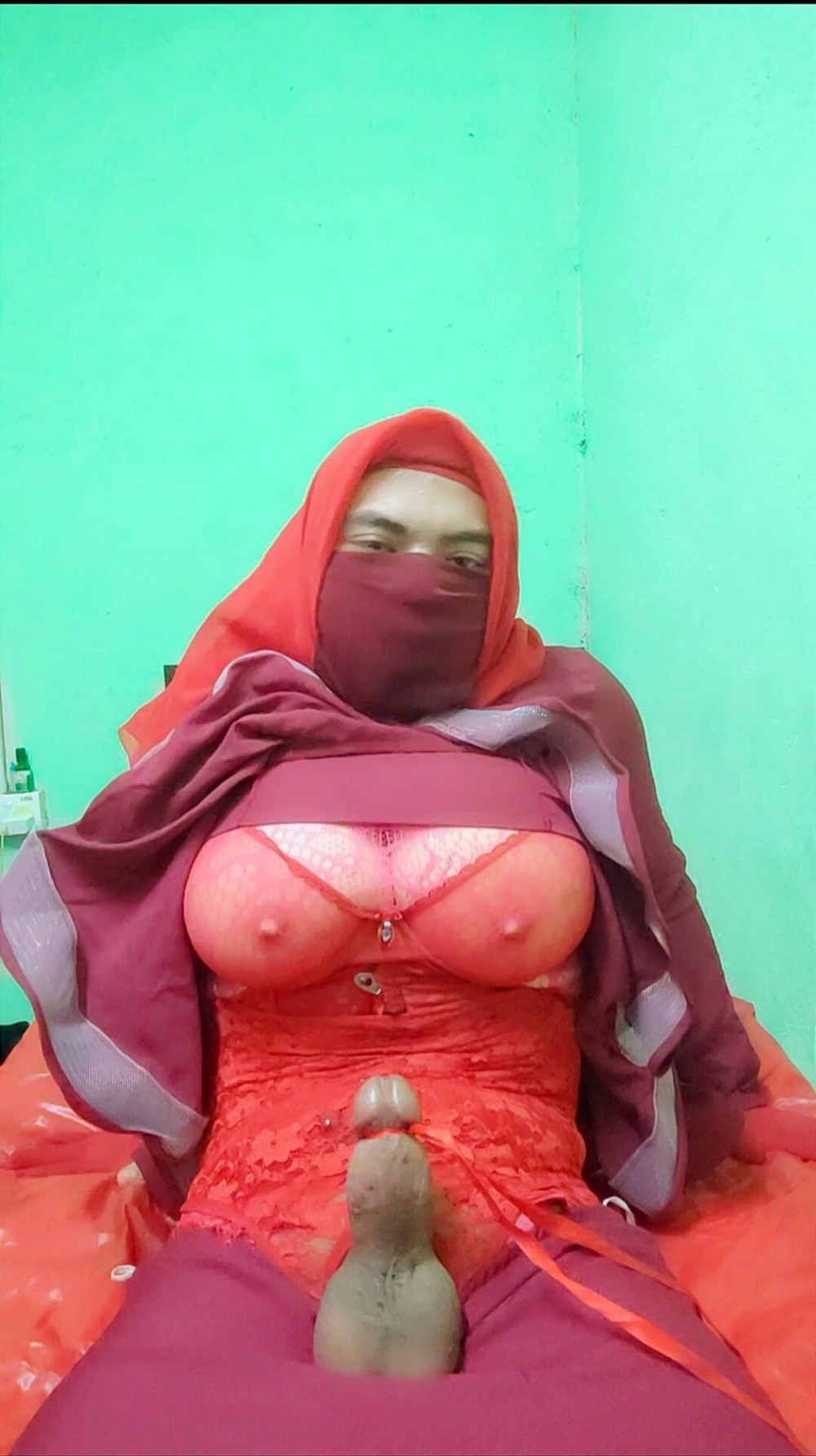 Elisya Amateur In Niqab Clothes Hijab Masturbates To Squirt #5