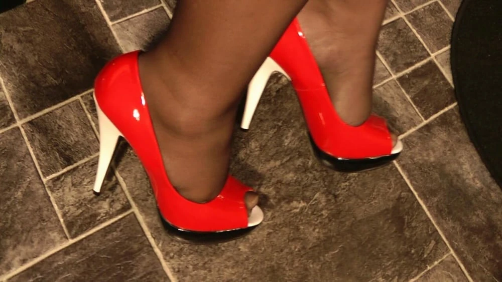 Red - White - Black and 14 centimeters;-) #2