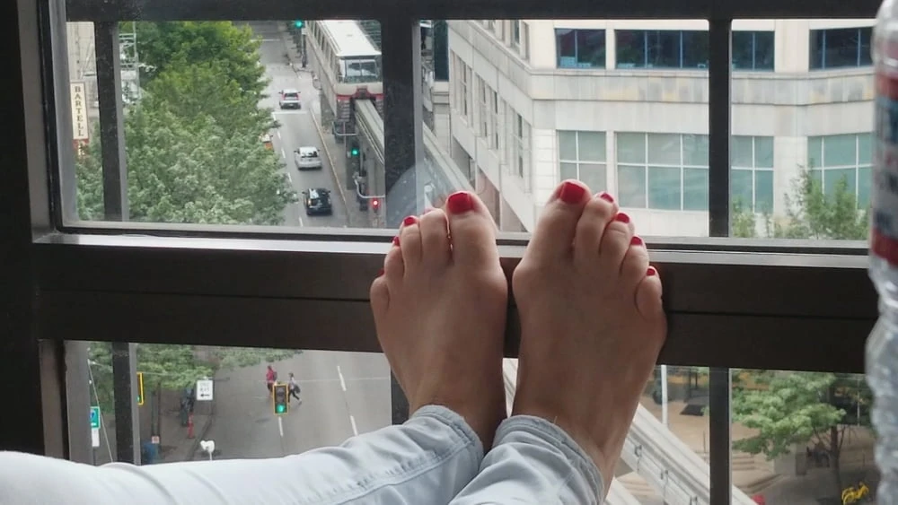 Mature masturbating window exhibitionist #15