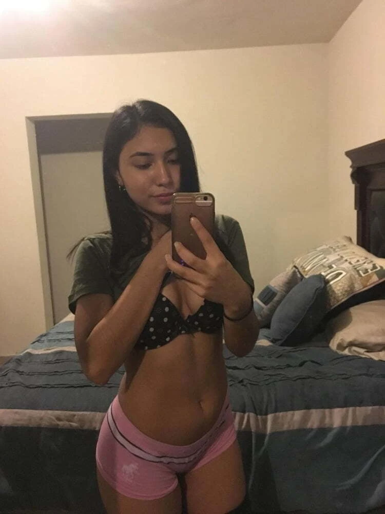 Novinha peituda Nua #9