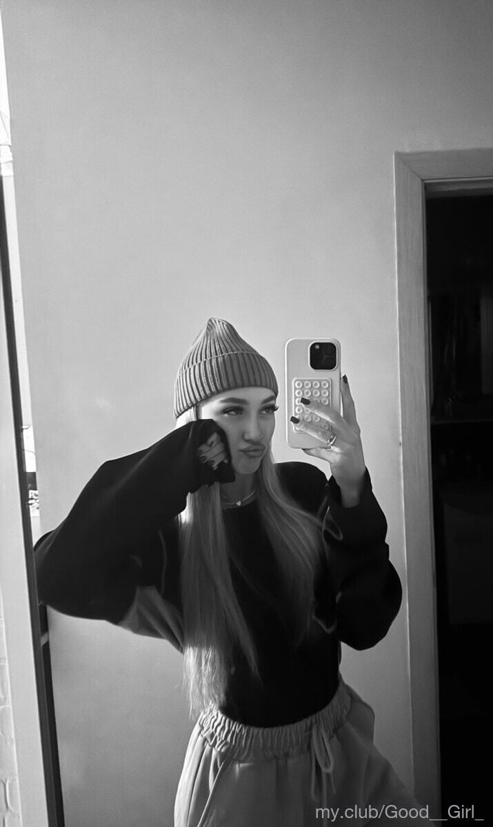 Kris Free Photos #11