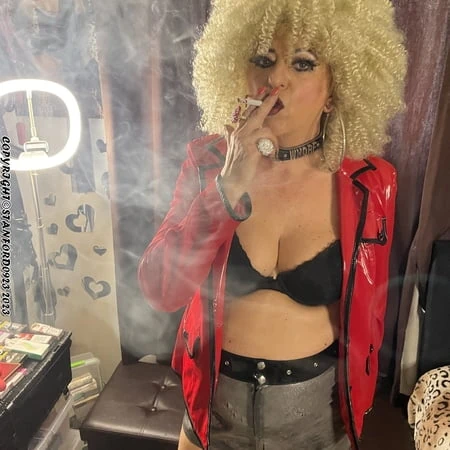 SMOKING TRAMP 2