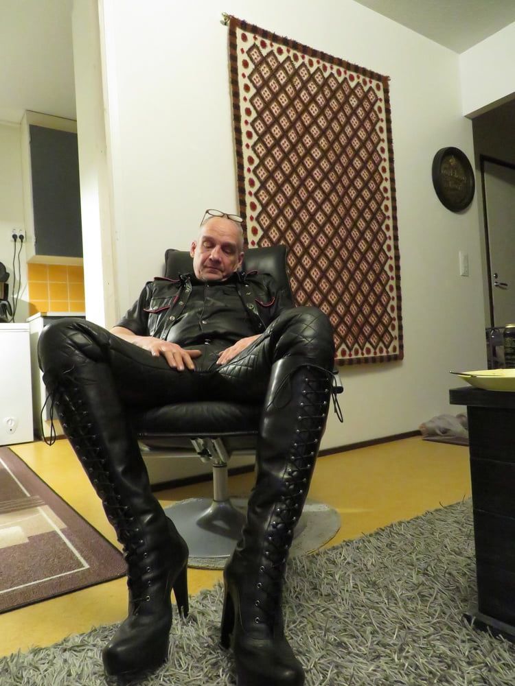 Juha Vantanen,finnish amateur leather fetish pornmodel #17