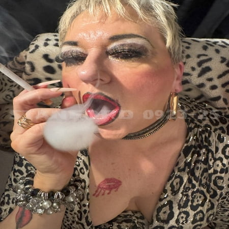 SMOKING WHORE PT 1