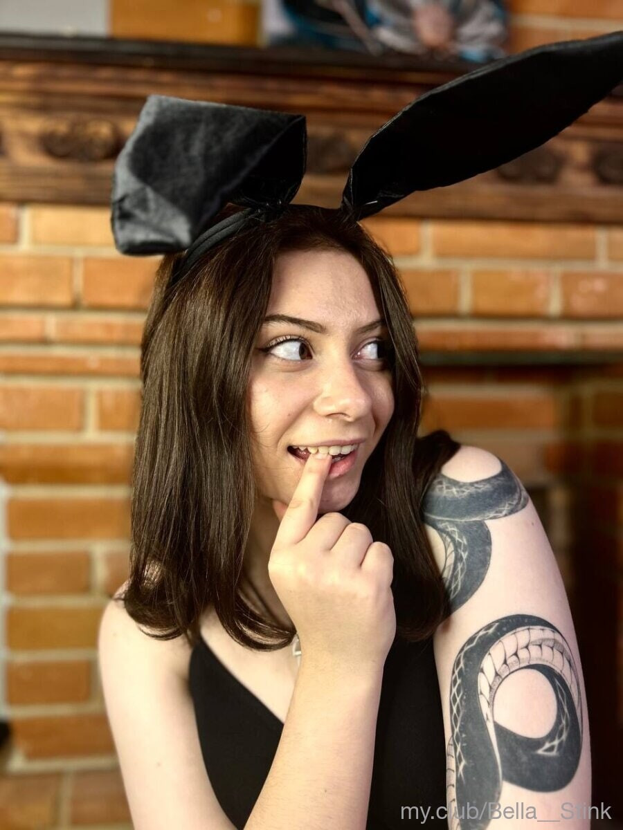 Free Bella__Stink Photos