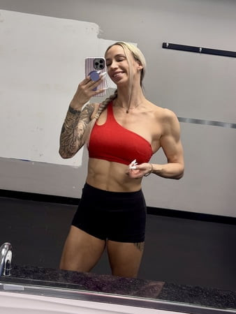 Do you like Muscle Mommys? 😈 