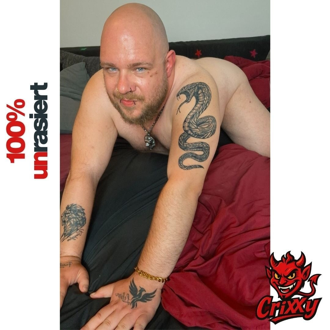 Naked - Gay - Chubby - Pierced - Tattooed - Hair- Bushy