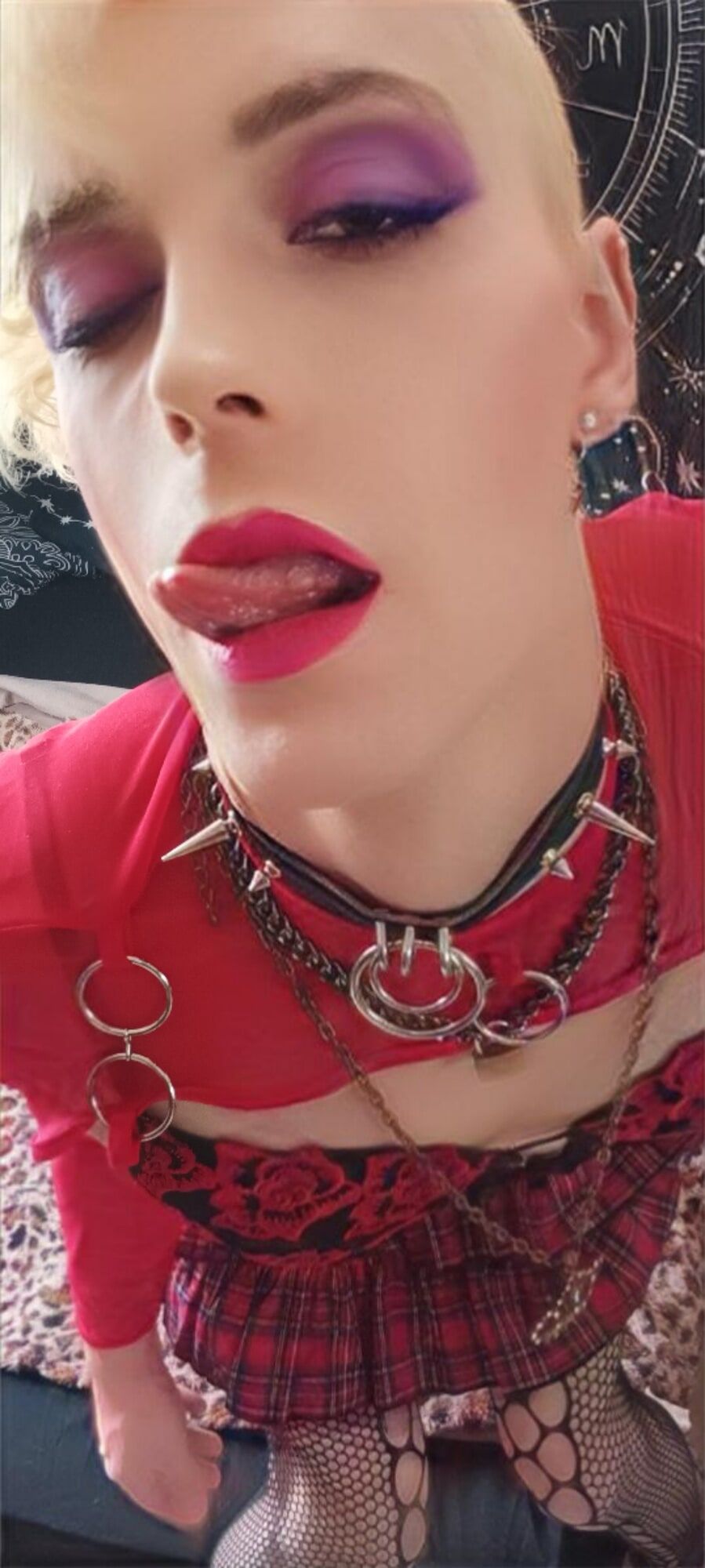 sexy trans in red need a daddy