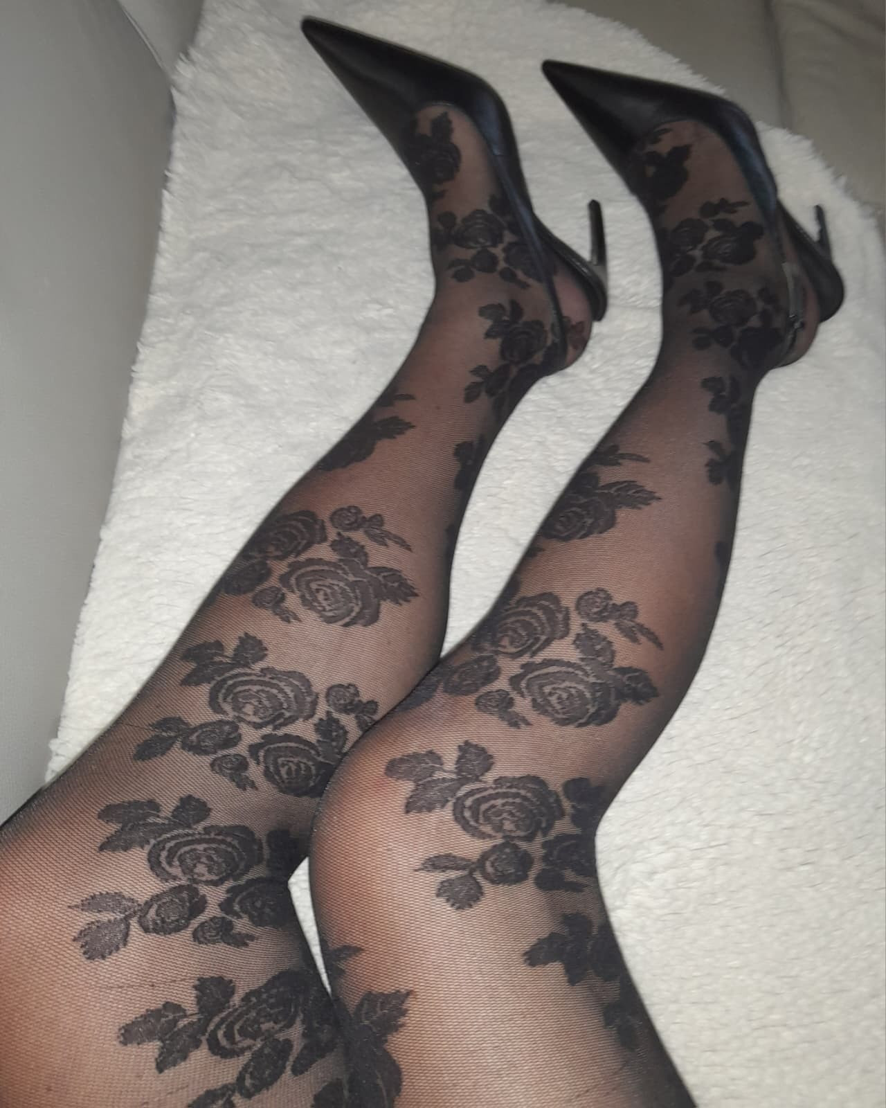 Sweetgirl in Florale Nylons mit ihren Prinz Albert #19