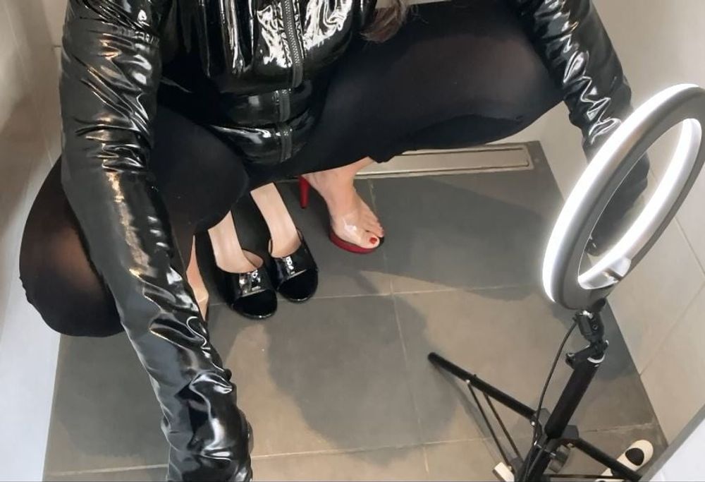 Pissing in Leggings on Mules #13