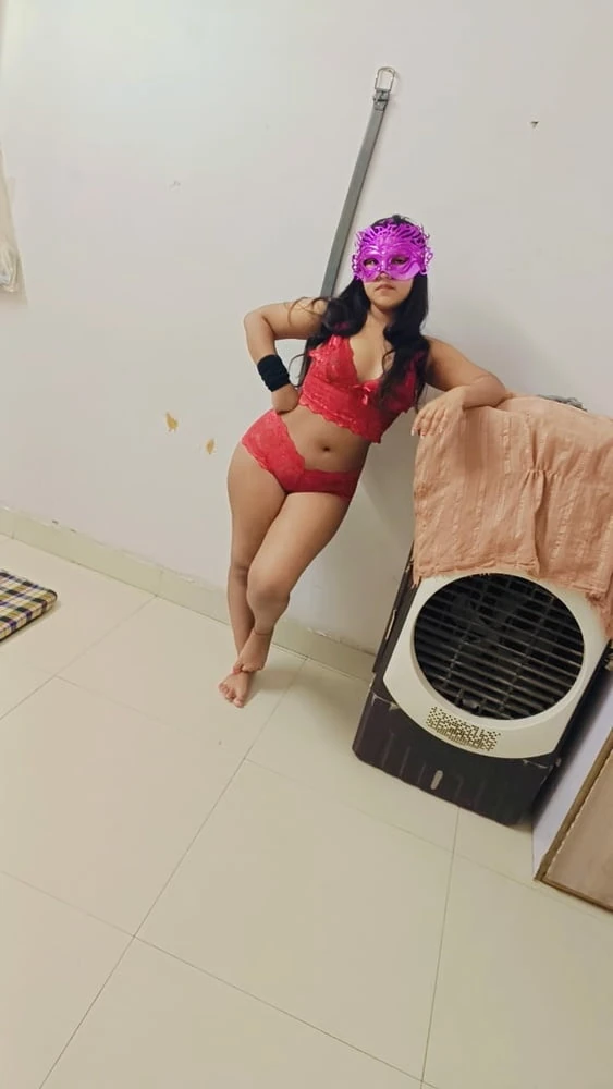 Riya hot and sexy pics galary #5