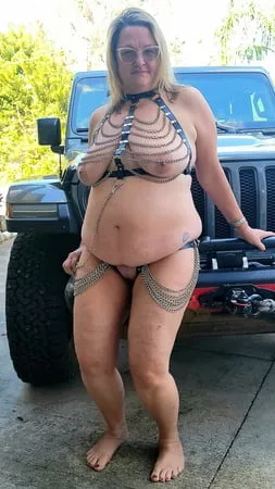 mature bbw in leather and chain         