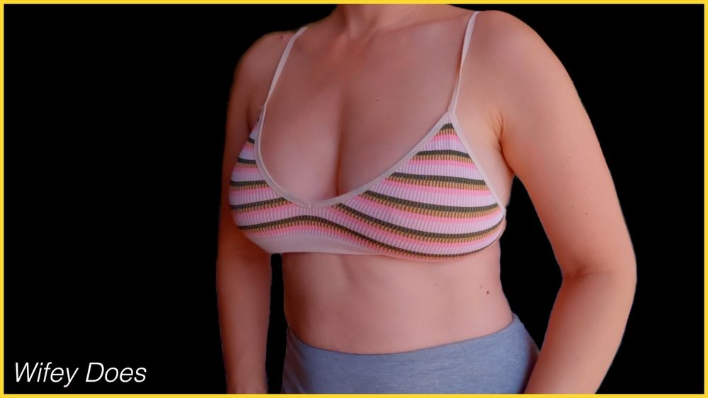 Wife stuns in printed bra #2