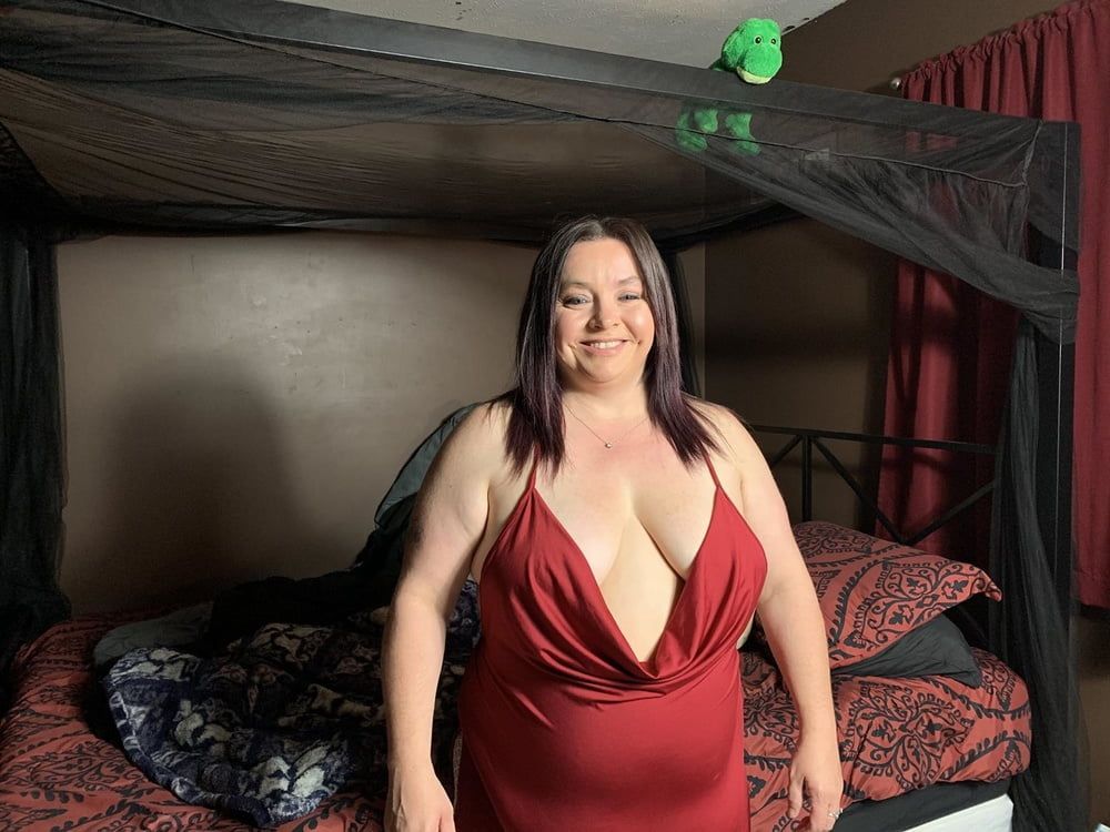 Sexy BBW Red Dress Green Eyes and Pussy #51