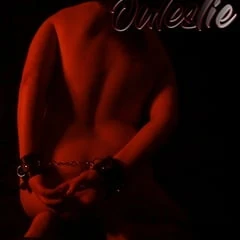 Spoutaná (handcuffed)