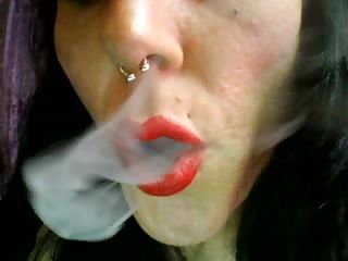 Miss Wagon - SMOKING FETISH #14