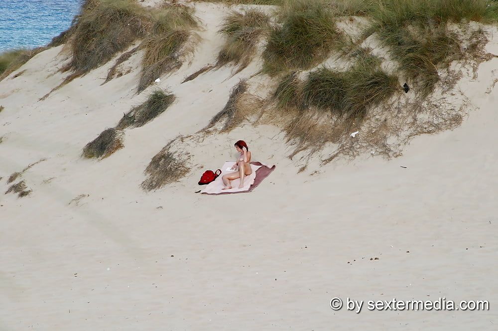 Mlif Muschi nackt am Strand in Mesquida #5