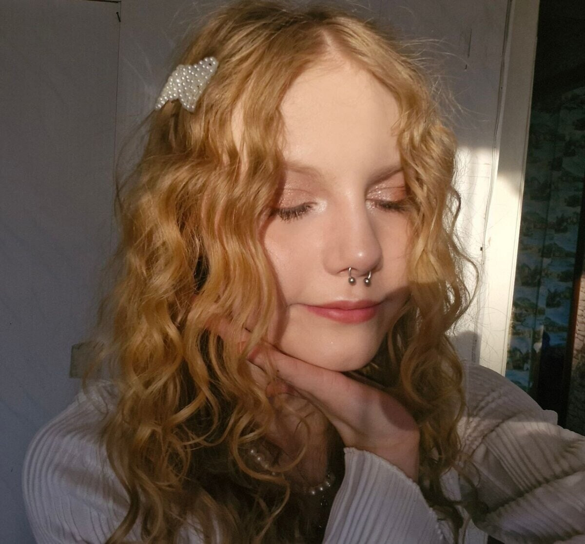 Kira Free Photos #11