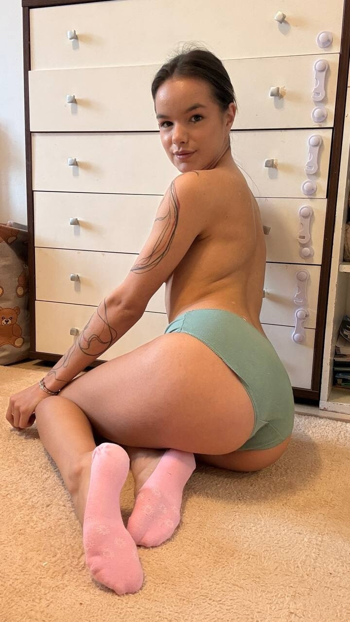 Too Hot to Resist It’s Gaby #12