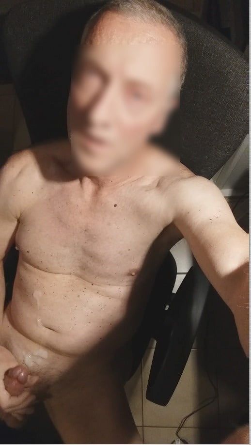 webcam exhibitionist big cumshot on my belly #15