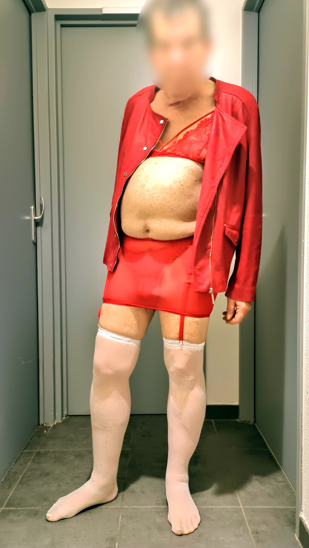 Veston et mini jupe rouge #7