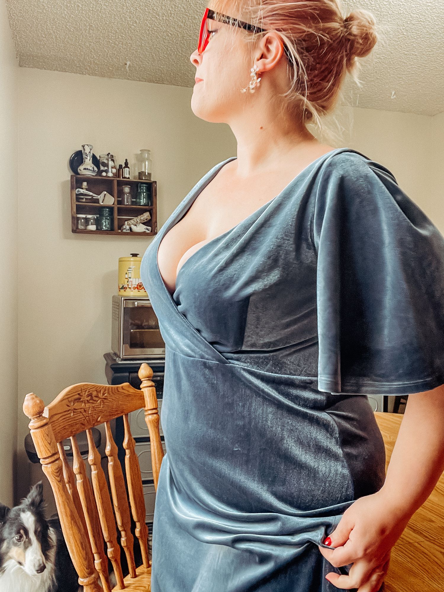 BBW in an evening gown does the dishes with gloves on