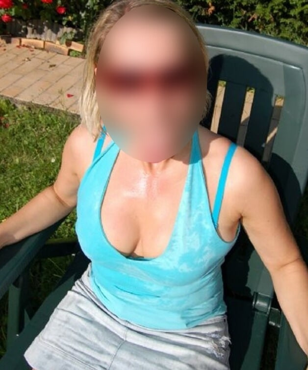 J'adore le soleil et etre mouillee habillee