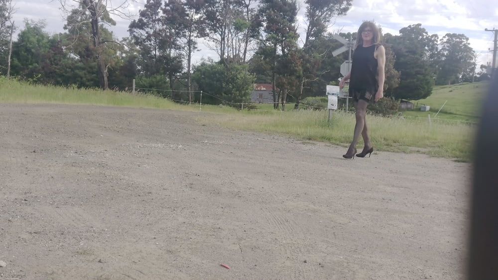 Crossdress road trip v hort black dress #10