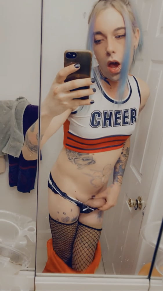 Hot Cheerleader