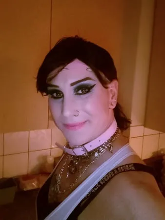 goddess violet presents the feminization of m         