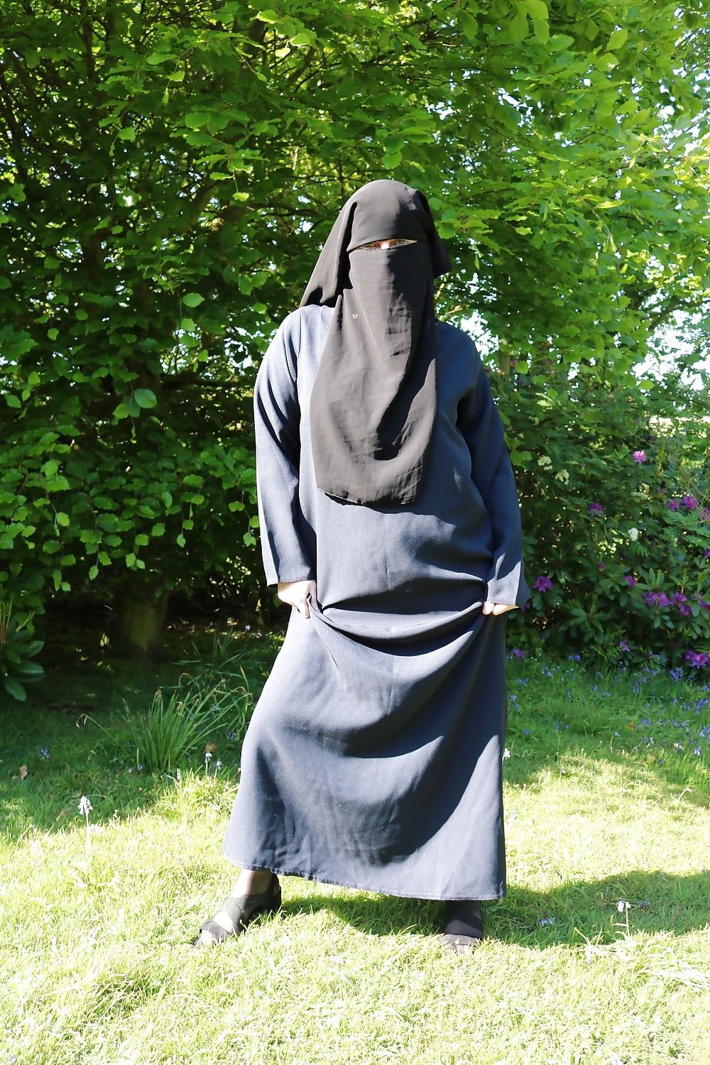 Muslim Burqa Niqab suspenders Outdoors Flashing  #17