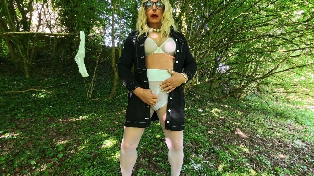 Amateur crossdresser Kellycd2022 sexy milf in the woods  #52