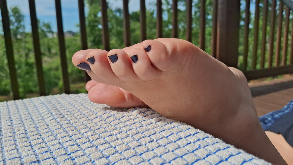 Cute feet in the sun #3 #3