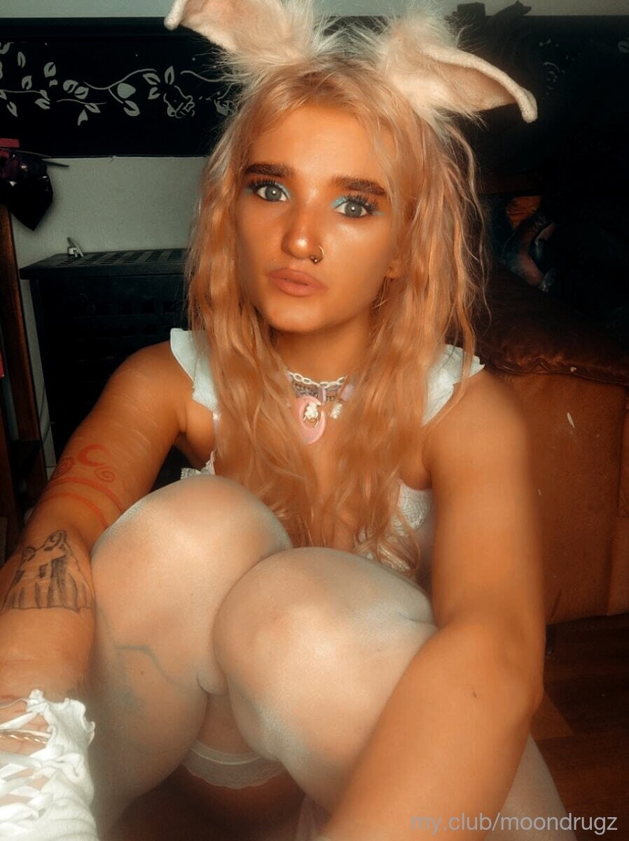 Slutty moon Free Photos #28