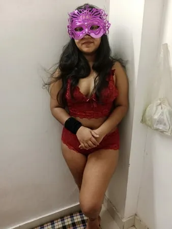 riya hot and sexy pics galary with documents         