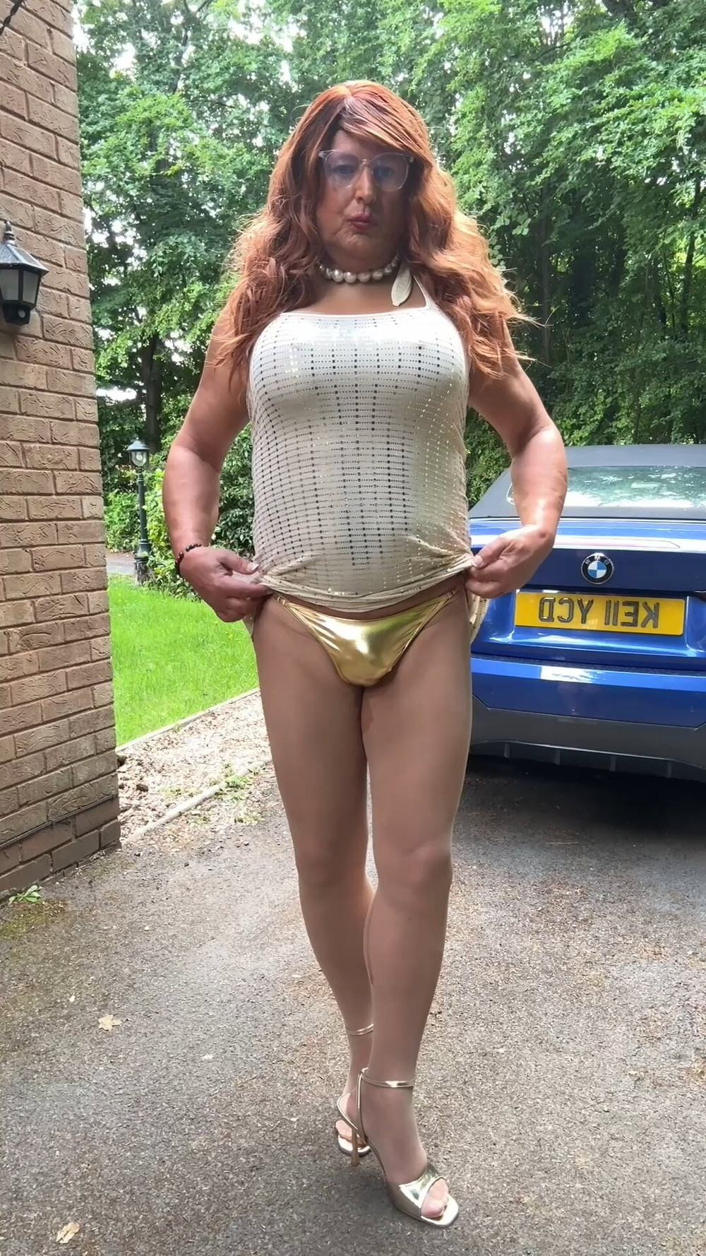Sexy Crossdresser kellycd2022 in gold dress and seamless #25