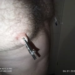 Naked slave cagecheck weighing nippelpay 