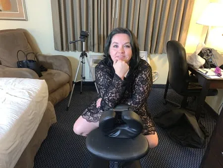 sexy bbw spank me hotel pics         