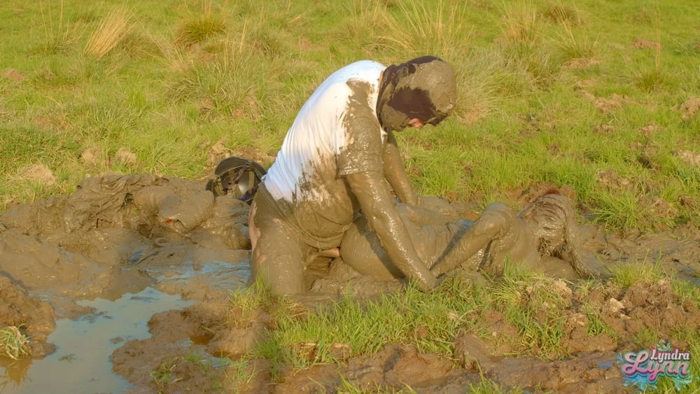 Lara Croft fucked in mud #39